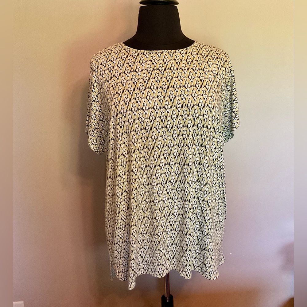 J. Jill 2X green black and white knit tunic top.